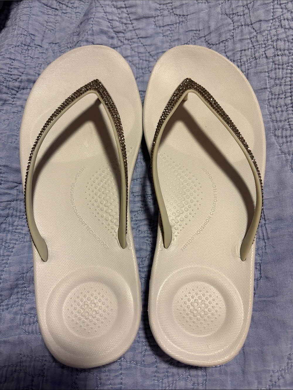Women's Light Gray Rhinestone-Trim Flip Flop Sandals Fitflop brand